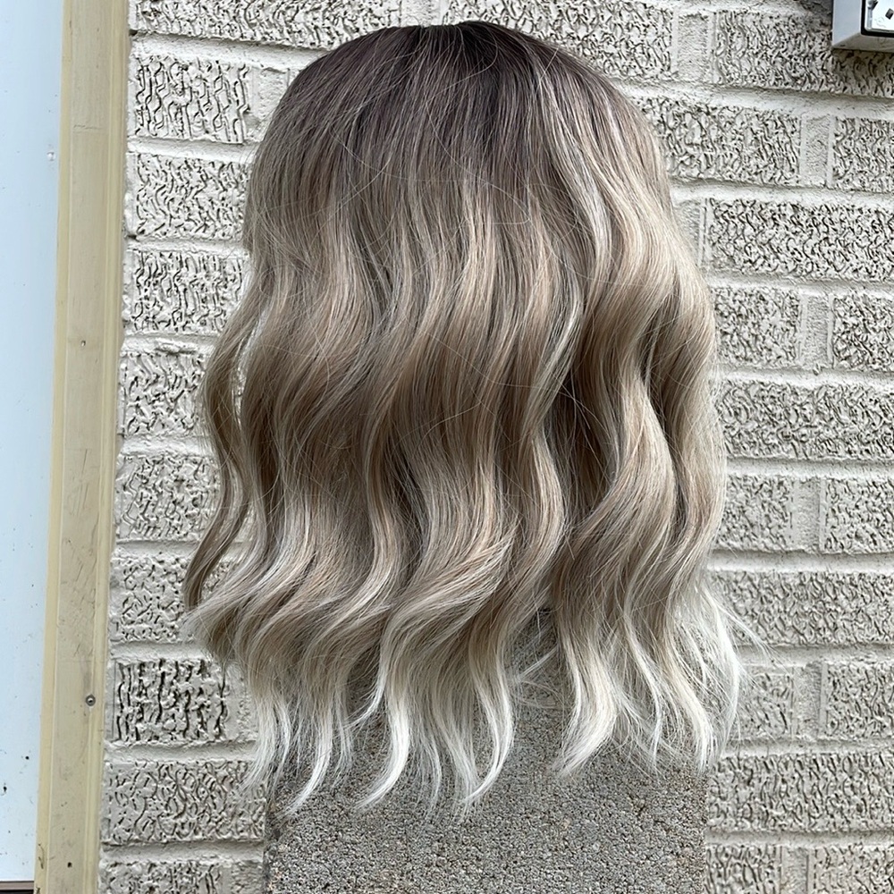 NWT 14” ash blonde wig balayage wig bangs diamond grey hue body waves Ombre root